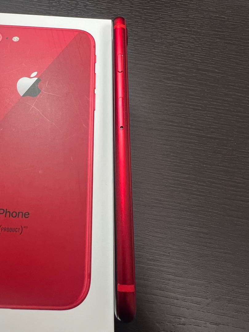 Apple iPhone 8レッド