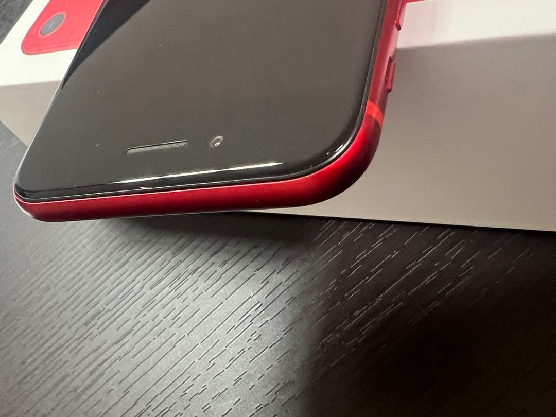 Apple iPhone 8レッド