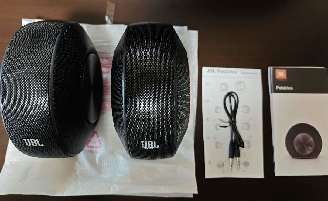 JBL Pebbles スピーカー　未開封品を1回だけ使用した品