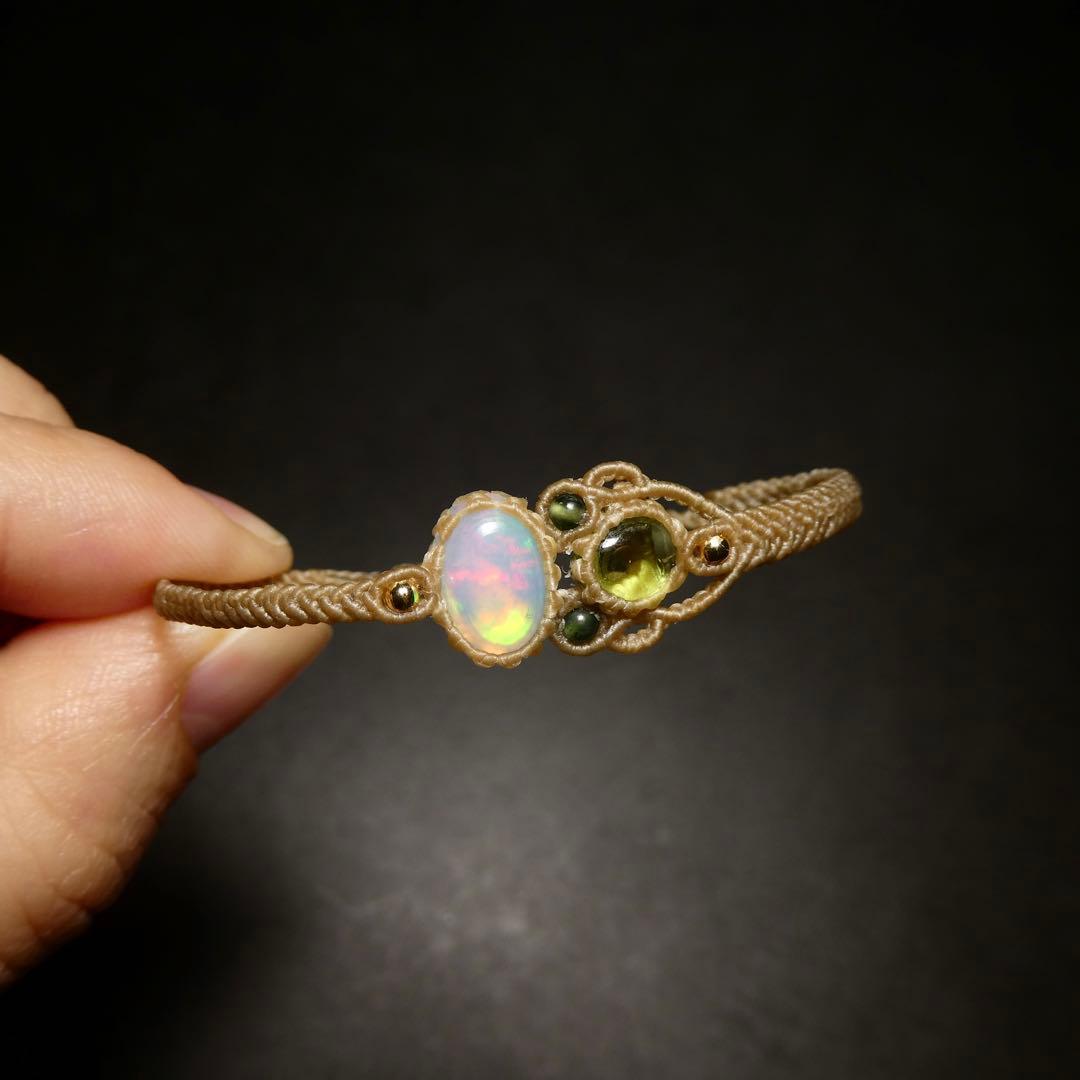 オパール・ペリドットのマクラメブレスレット