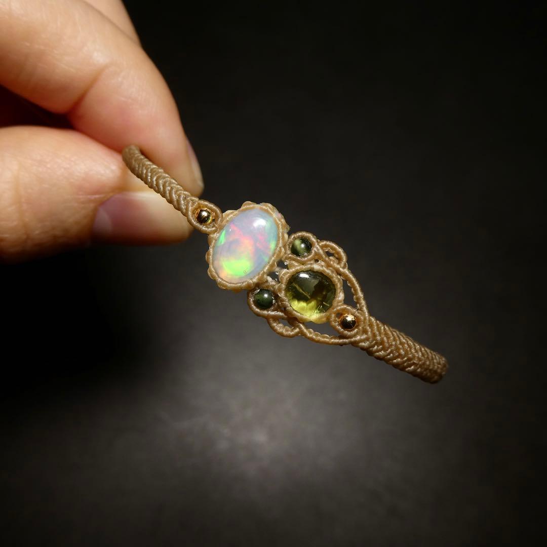 オパール・ペリドットのマクラメブレスレット