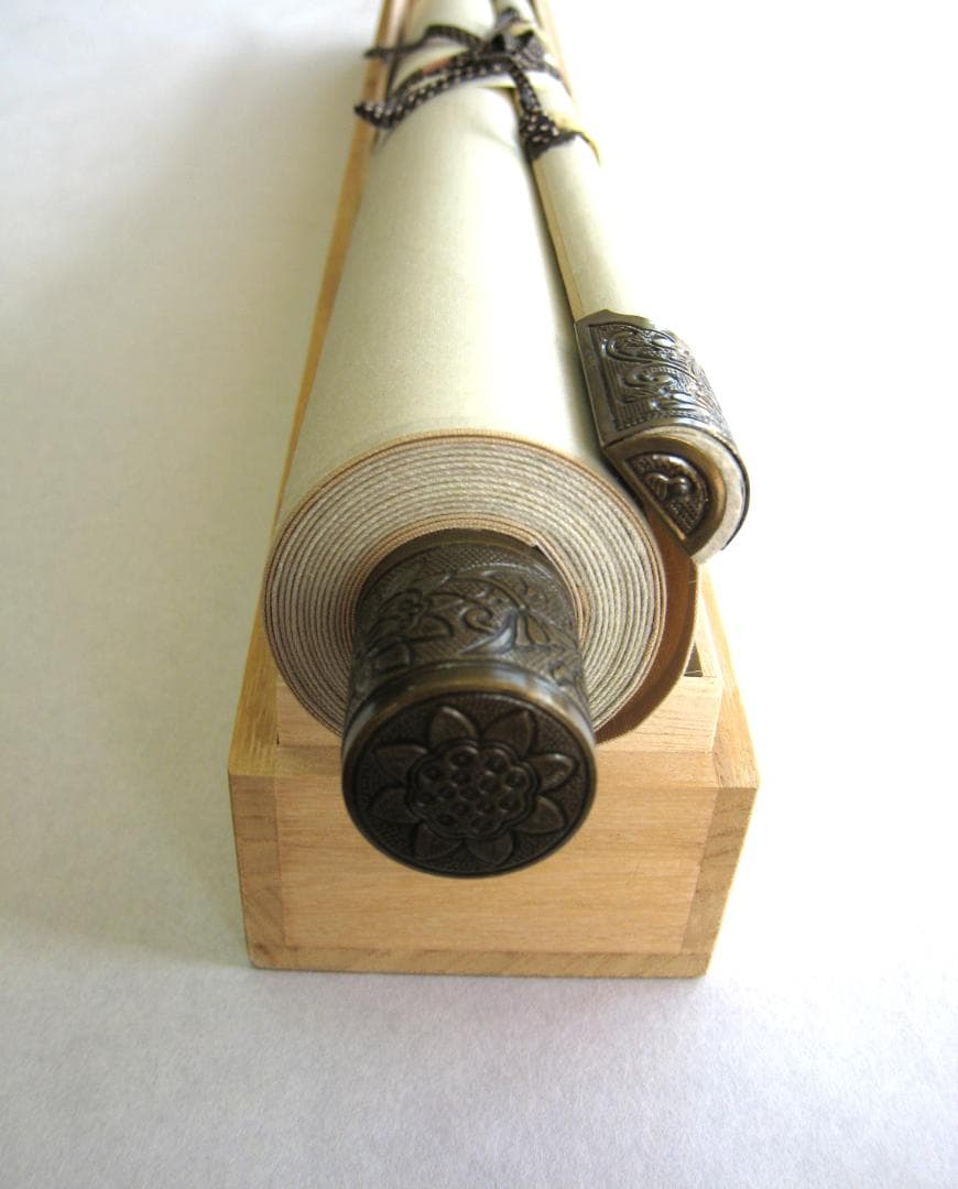 掛け軸　雲上観音◆野口弧堂 (真作・中古) 共箱・タトウ箱付