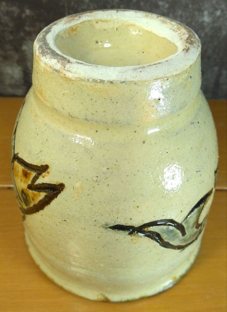 人間国宝 金城次郎 壷屋焼湯呑(笑魚紋湯呑）栞 共箱 美品 壺屋焼 上作