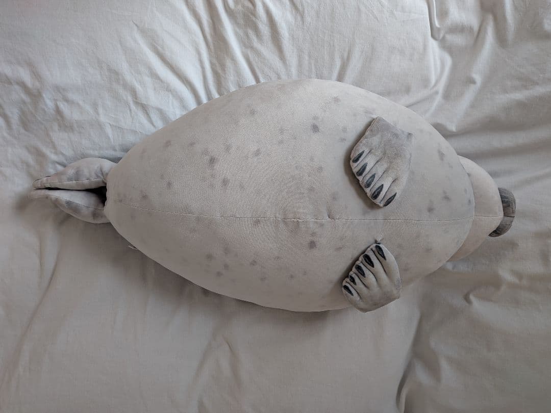 YOU+MORE! のほほんアザラシアラレちゃん もっちりビッグクッション