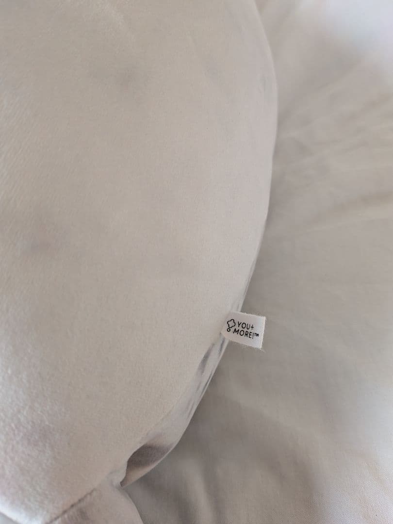 YOU+MORE! のほほんアザラシアラレちゃん もっちりビッグクッション