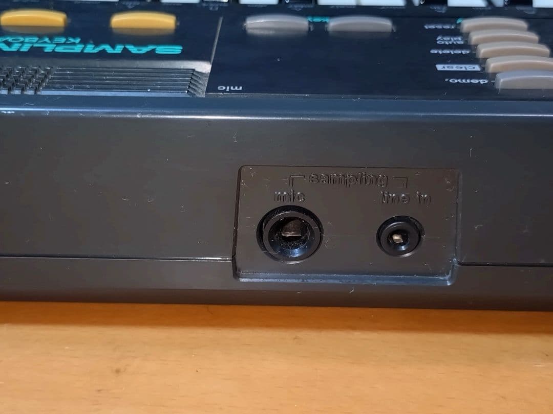 通電確認 CASIO SK-1 サンプリング キーボード　外品ACアダプター付