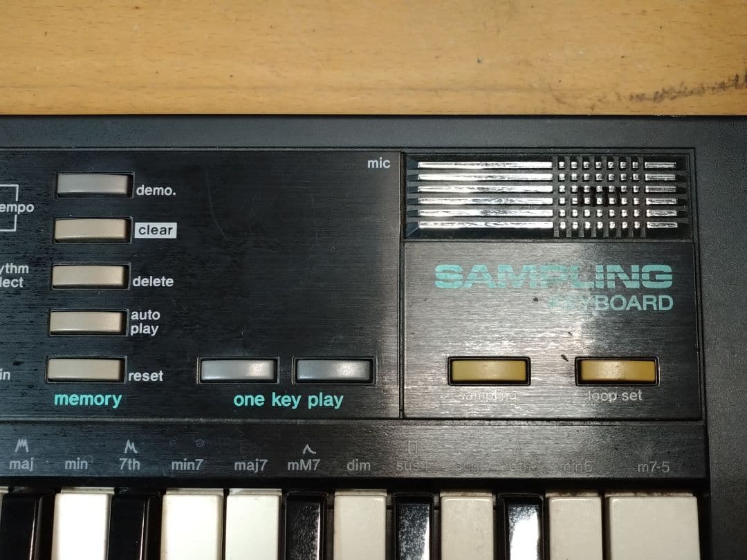 通電確認 CASIO SK-1 サンプリング キーボード　外品ACアダプター付