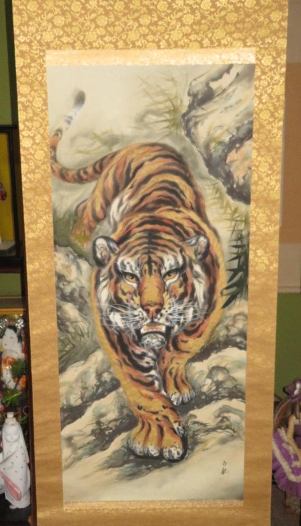 金井古観 　『猛虎之図』　肉筆 日本画　 絹本 掛軸 　中島清堂書付箱 愛媛の人