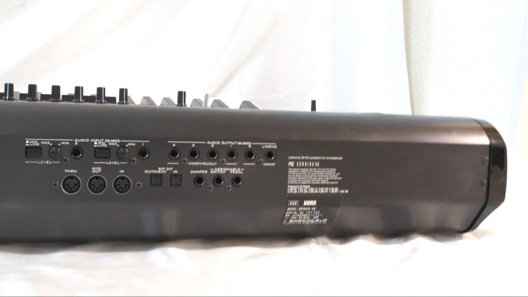 KORG KRONOS X 88　シンセサイザー