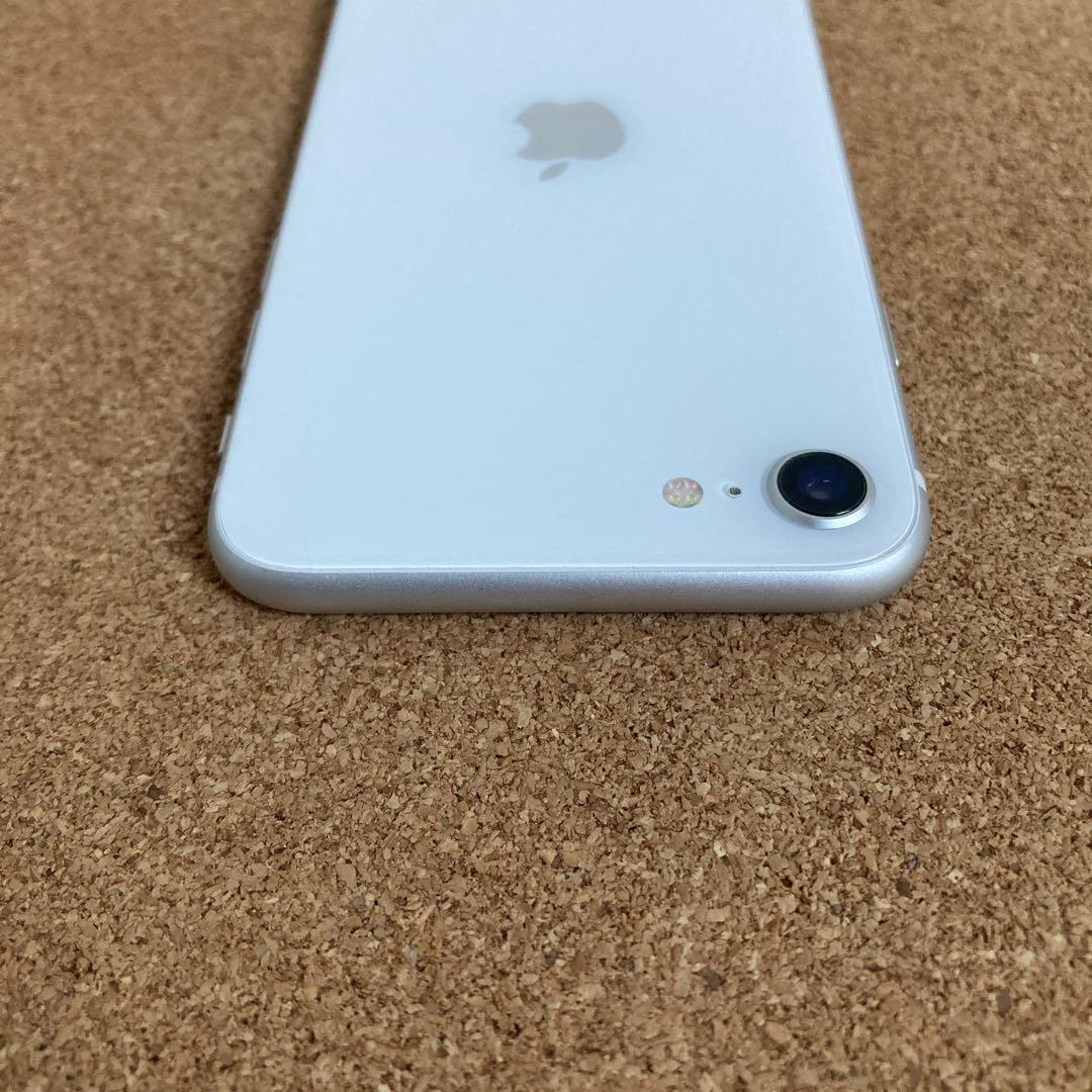 4126【早い者勝ち】美品☆電池新品☆iPhoneSE2 64GB SIMフリー