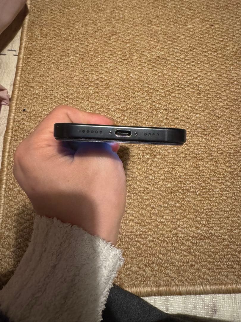 海外版 iPhone 16 Pro Max 256GB，バッテリーは97％