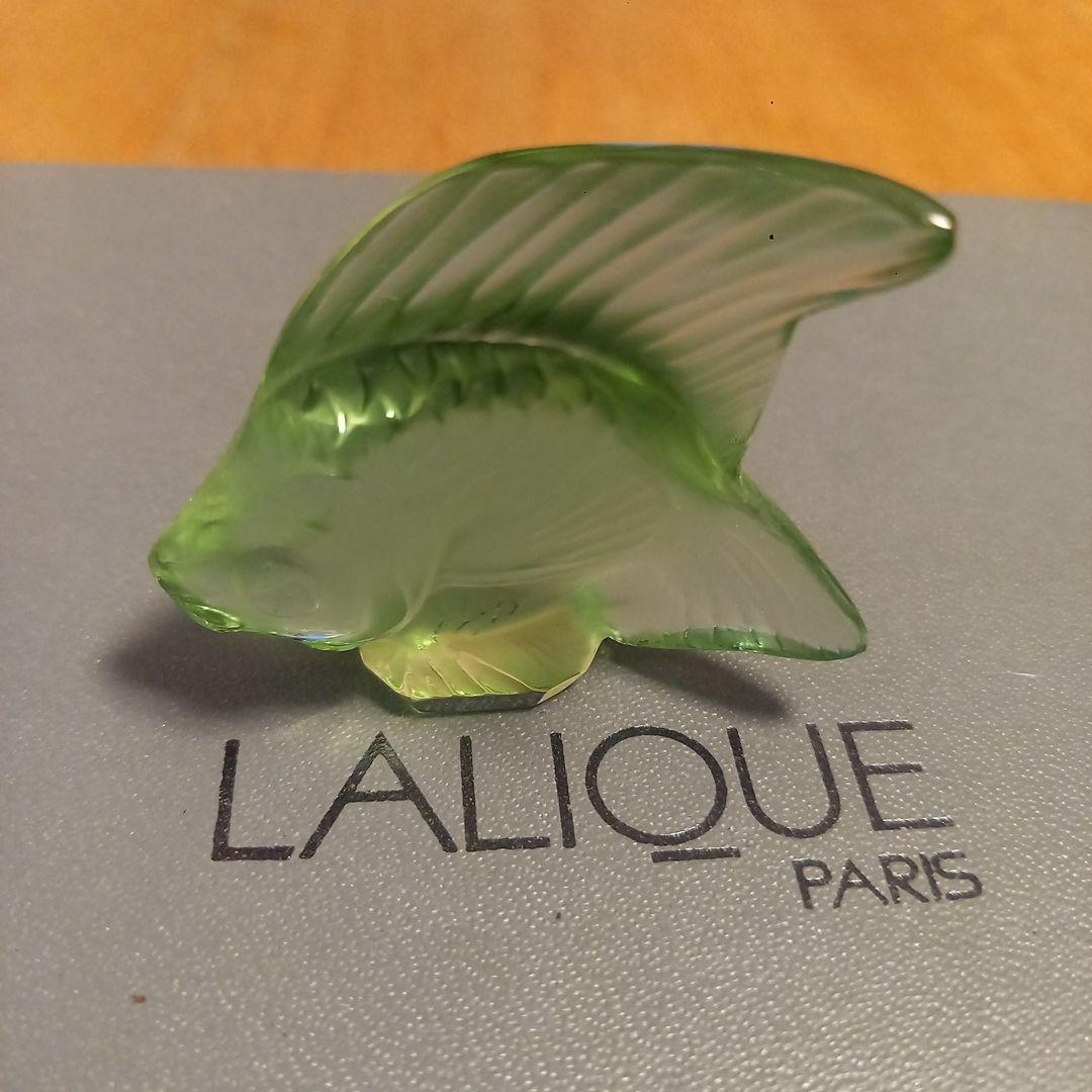 LALIQUE 緑色 ガラス 魚の置物