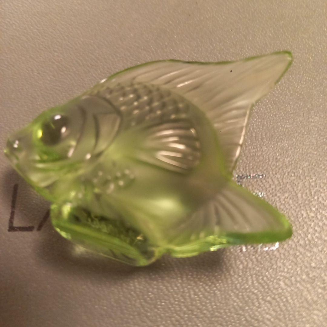 LALIQUE 緑色 ガラス 魚の置物