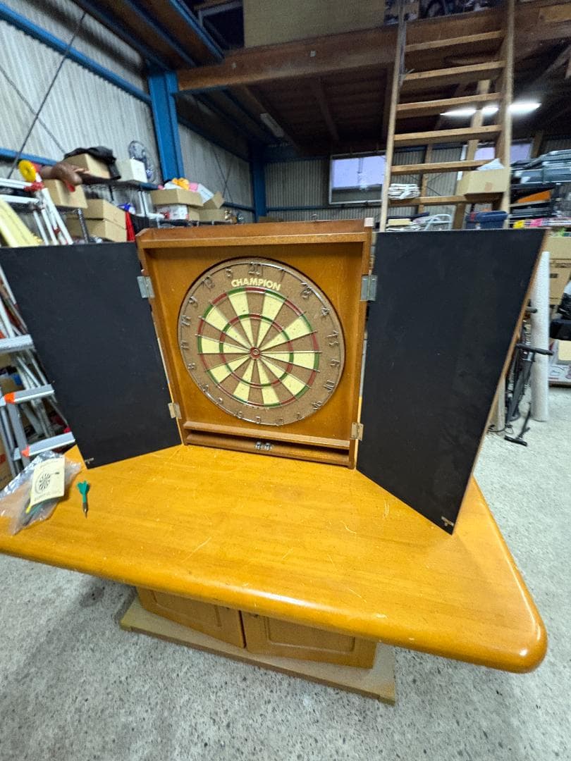 ダーツボード 木製ケース付き CHAMPION ダーツセット インテリア 壁掛け