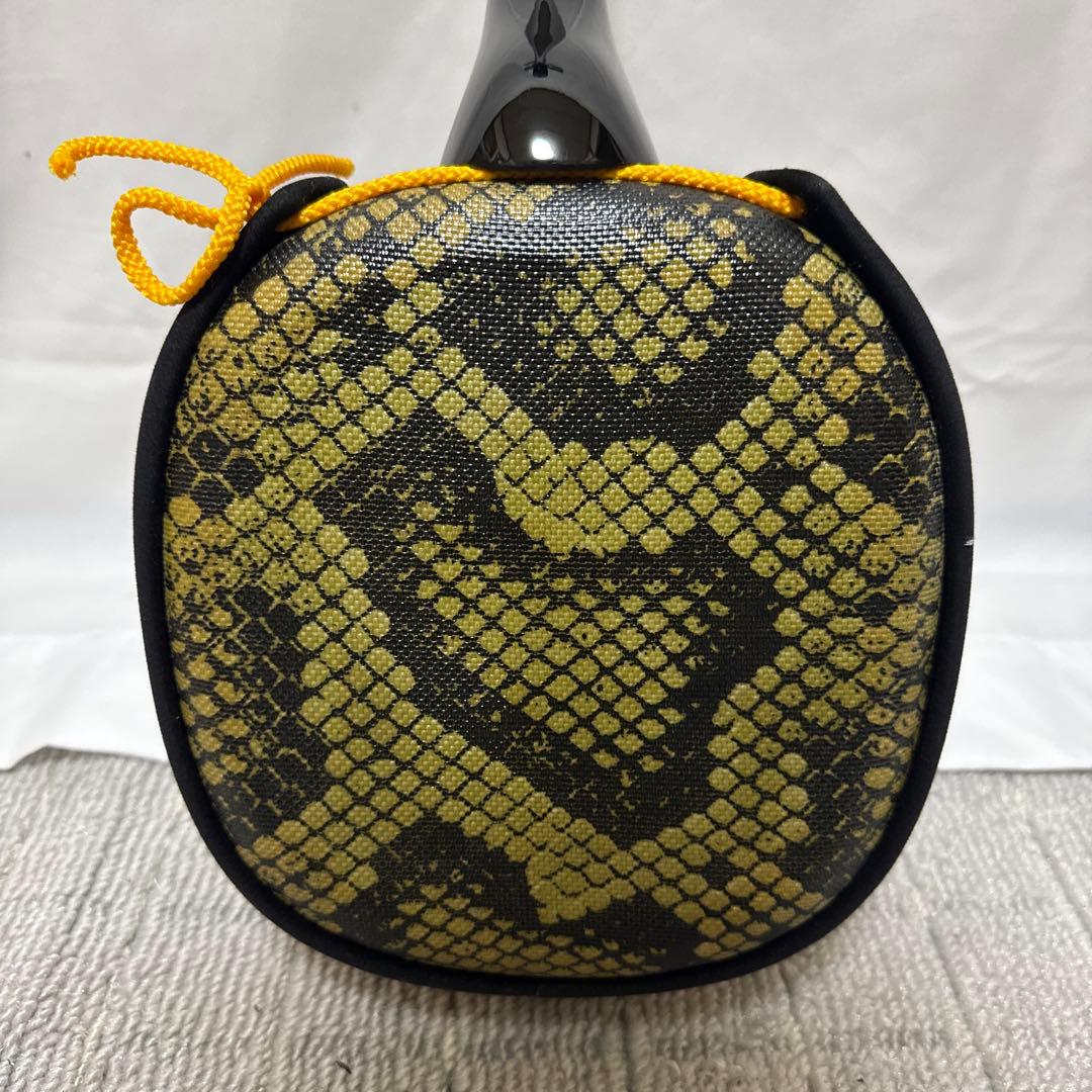 B076 沖縄 三線 蛇三線 人工皮 蛇柄 三味線 和楽器 ケース 付き
