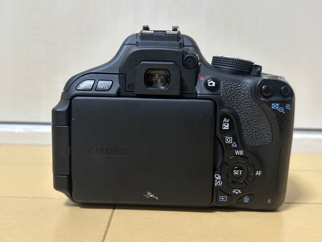 【ジャンク品】Canon EOS Kiss X5 デジタル一眼レフカメラ