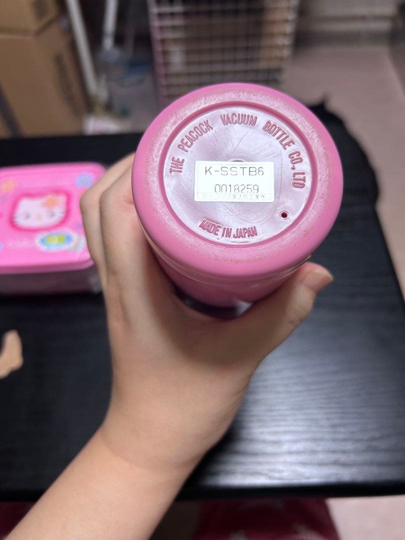 最終値下げ！Hello Kitty ピンク水筒と弁当箱セット