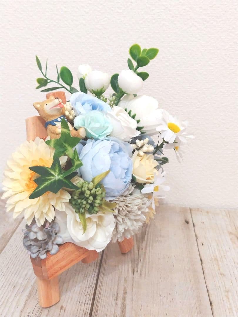 ハンドメイド　フラワーアレンジイーゼルオブジェ柴犬No.130