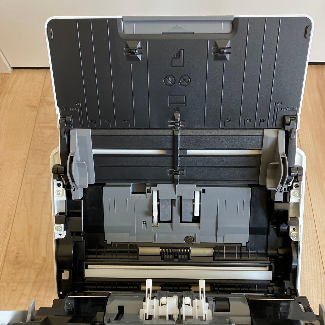【美品】 EPSON DS-570W ドキュメント スキャナー Wi-Fi対応