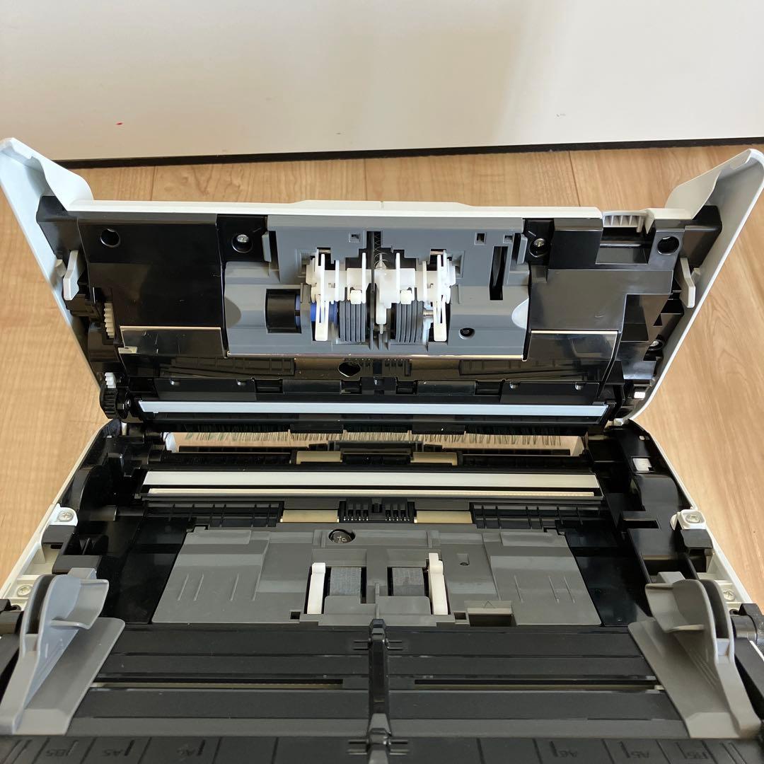 【美品】 EPSON DS-570W ドキュメント スキャナー Wi-Fi対応