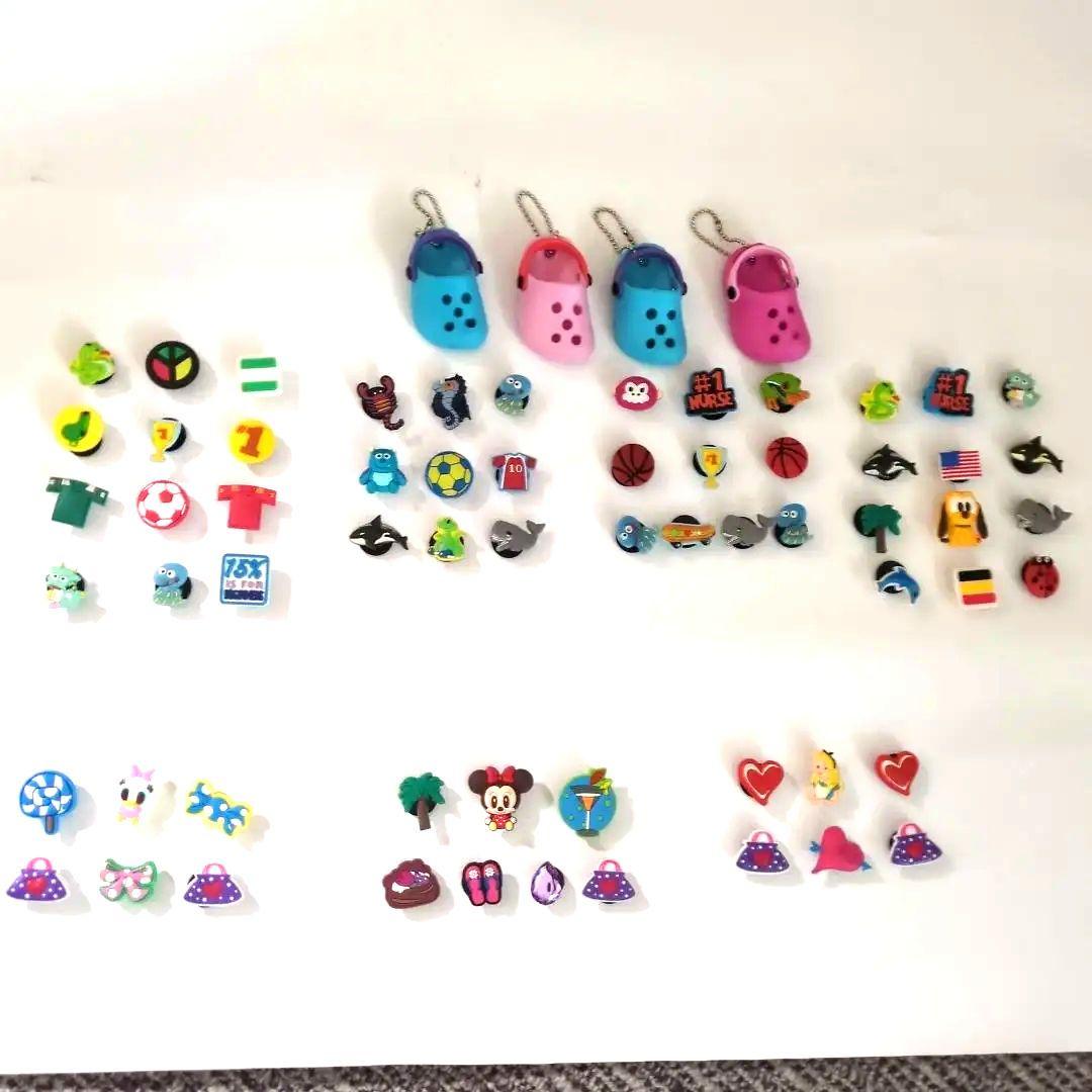 お祭りグッズ／ディズニークロックス用チャームセット 約６６個キーホルダー