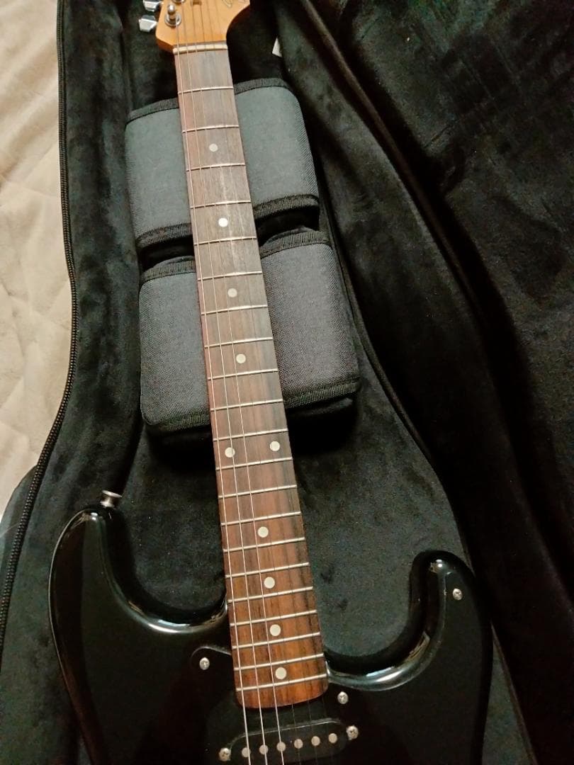 Eシリアル Fender Japan Stratocaster ハムバッカー