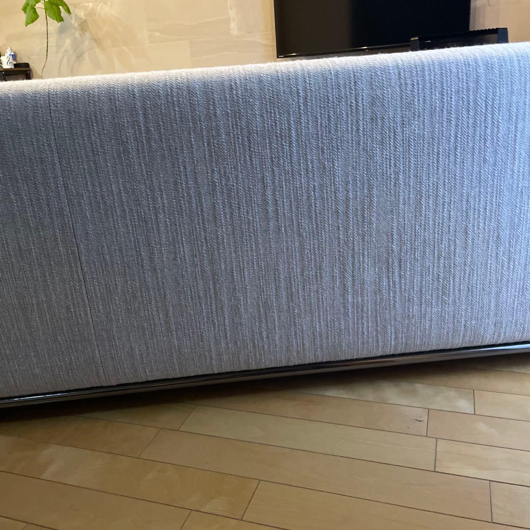 minotti グレーの3人掛けソファ