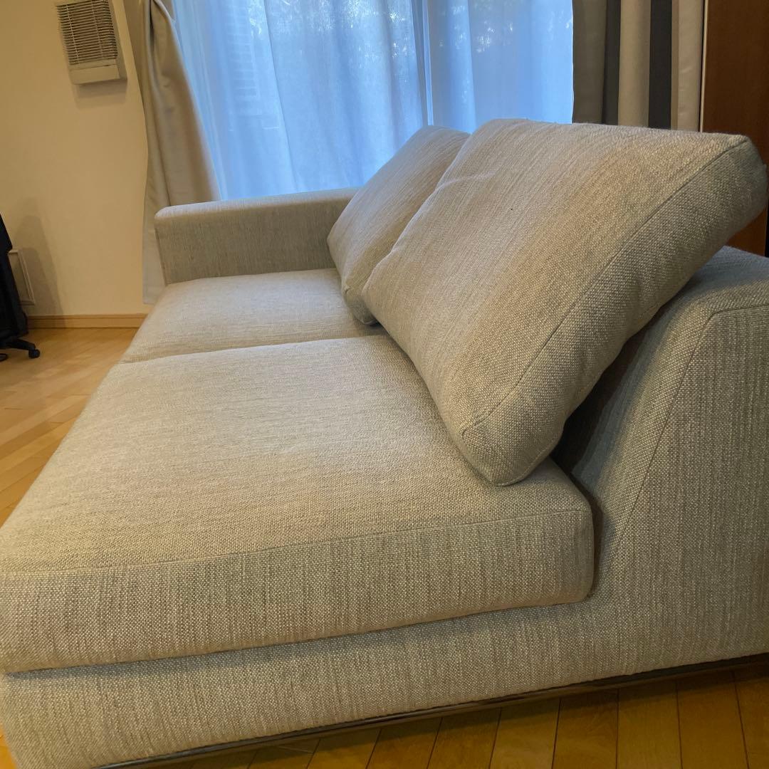 minotti グレーの3人掛けソファ
