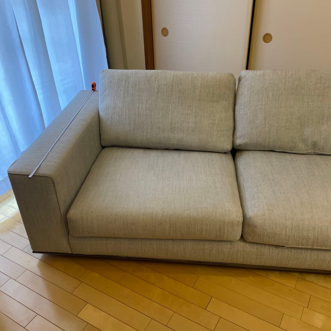 minotti グレーの3人掛けソファ