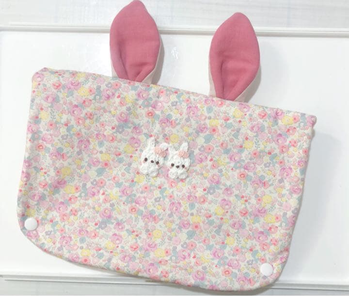 ハンドメイドスタイ　うさみみチャイルドシートカバー　riichan様
