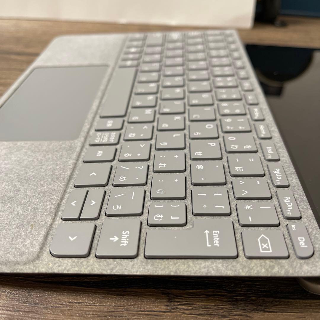 Surface Go (128GB/8GB) & タイプ カバー (プラチナ)