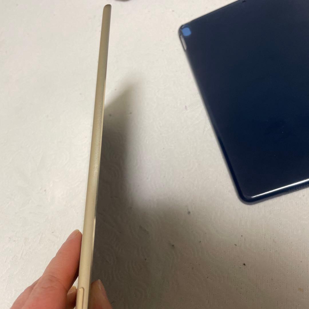 N*様 Apple iPad (第7世代) 32GB バッテリー　94%