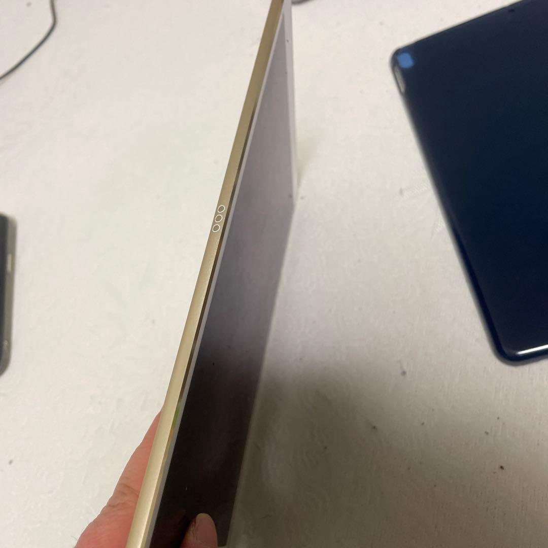 N*様 Apple iPad (第7世代) 32GB バッテリー　94%