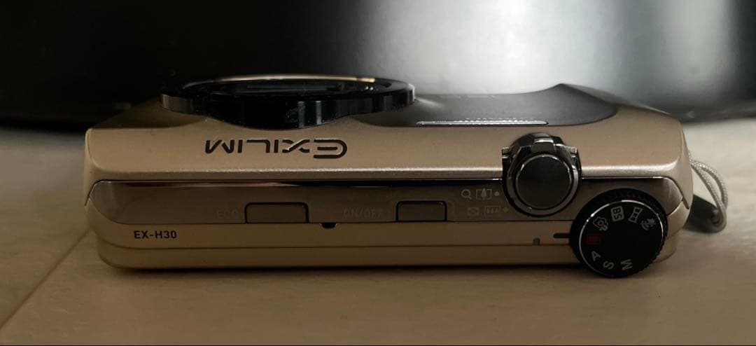【美品】CASIO EXILIM デジカメ EX-H30 カシオ エクシリム