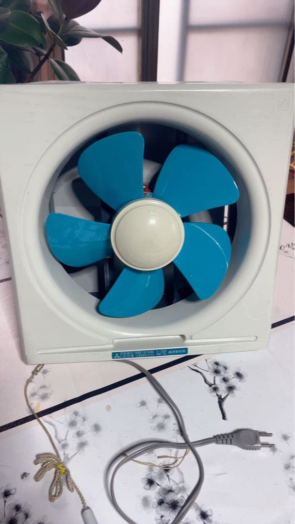 厨房室内用换气扇机白と青 5枚羽根