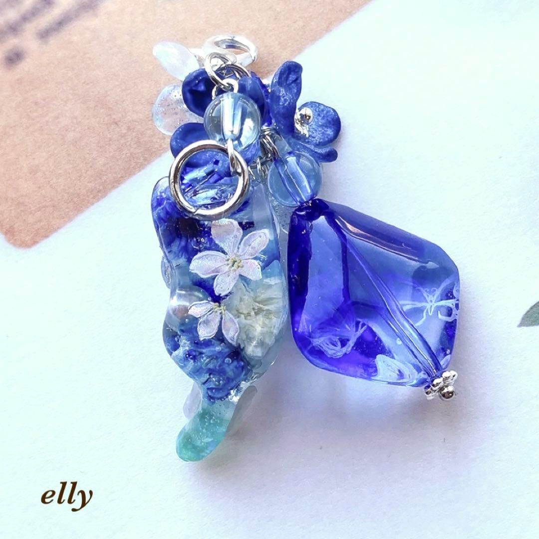 【ゼロ様】1610.天然石　琉球ガラス　光る雪　じゃれ猫　レジン　チャーム