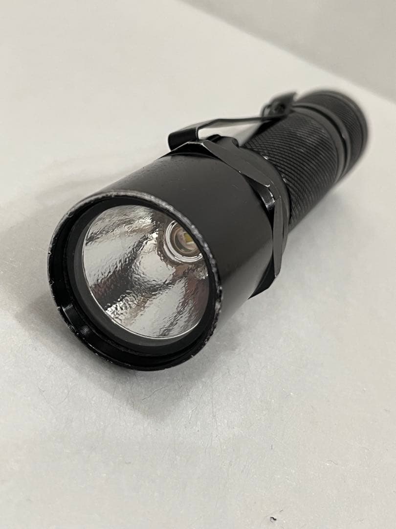 SUREFIRE D2 DEFENDER BK シュアファイア　フラッシュライト