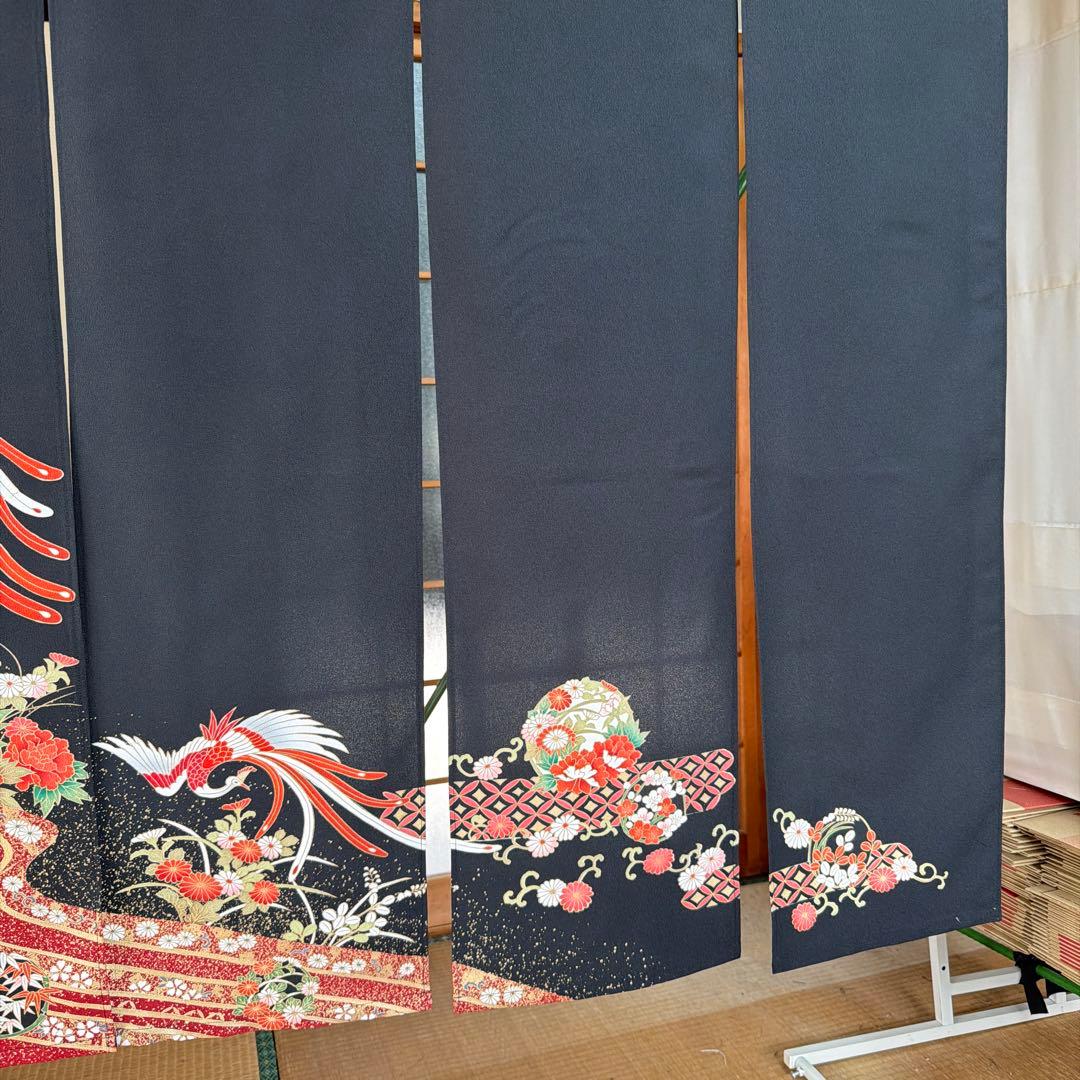 鳳凰模様の和風のれん　着物素材リメイク、ゴージャスな暖簾のれん！