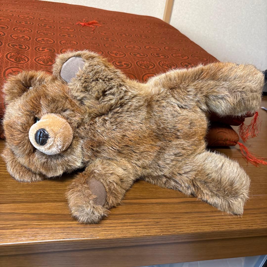 もはやアンティークになったSteiff のテディベア