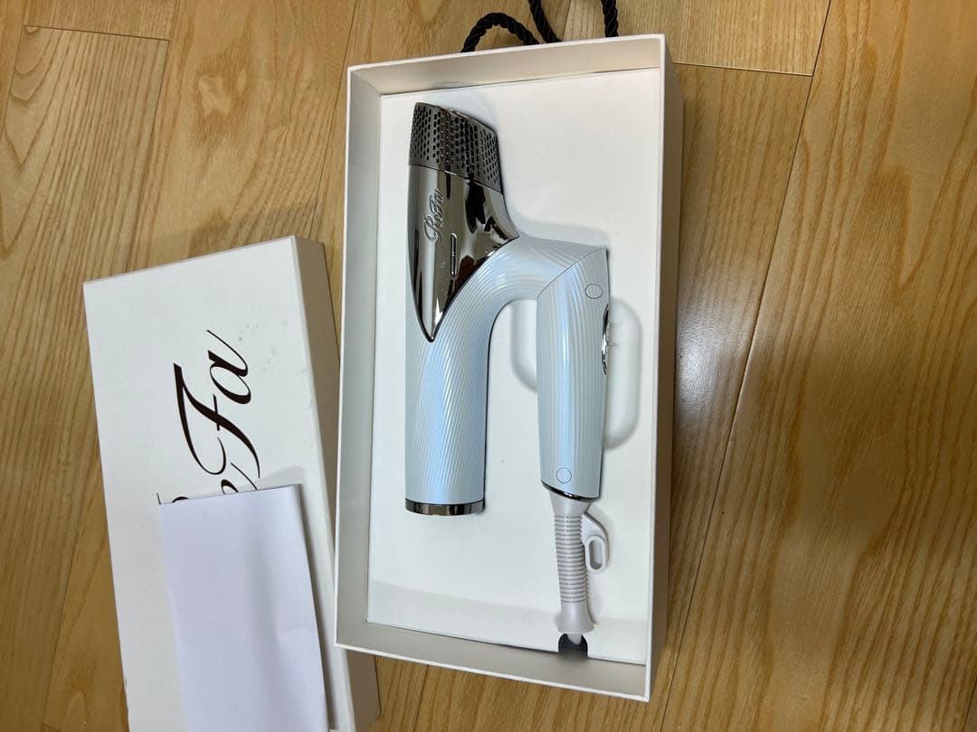 ReFa 高性能ヘアドライヤー ホワイト　ジャンク品