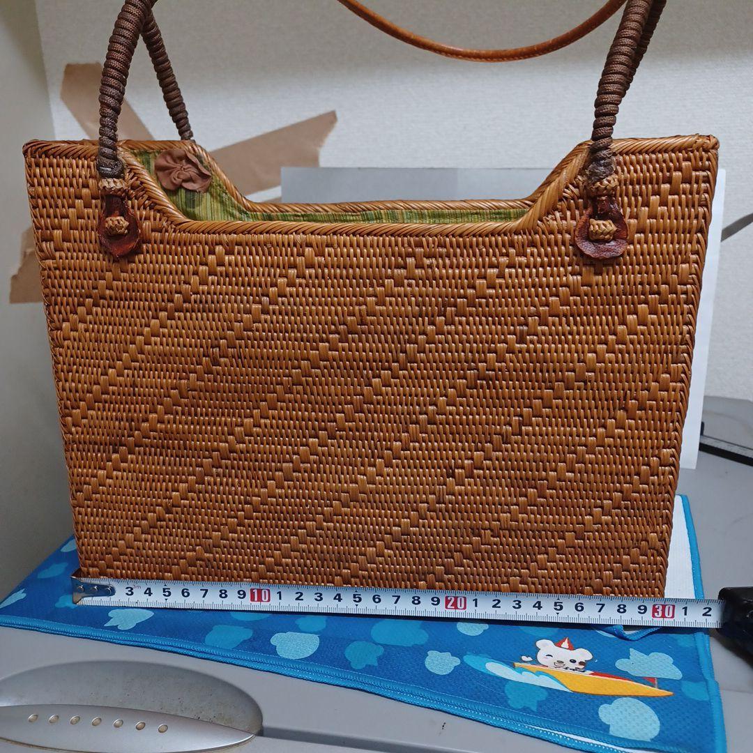 ブラウン かごバッグ シンプル 編み目細かく、美品 内布 有り