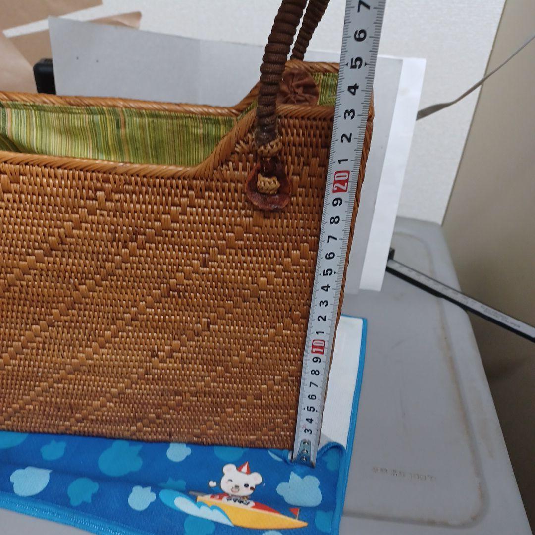 ブラウン かごバッグ シンプル 編み目細かく、美品 内布 有り