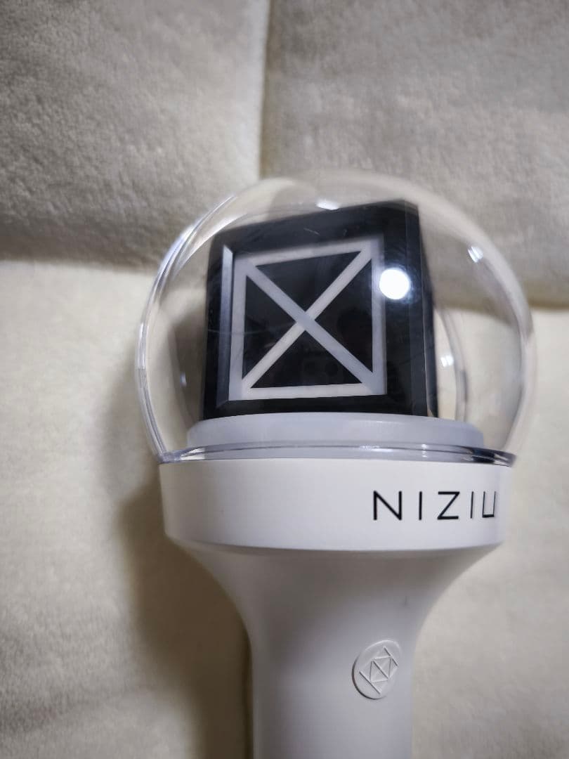 NIZIU ペンライト 台座付き