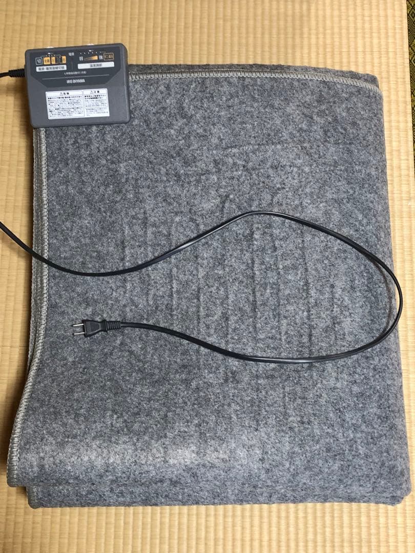 アイリスオーヤマ　ホットカーペット　IHC-30-H　3畳　本体のみ