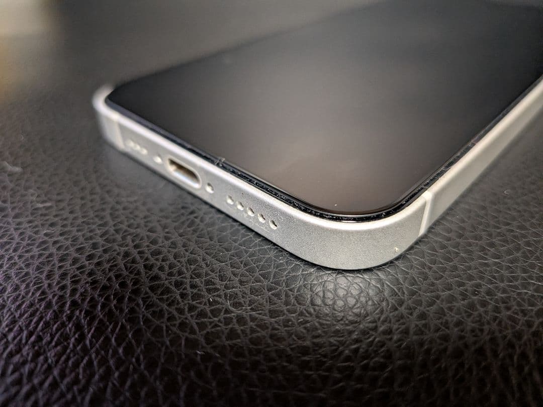 iPhone16e 256GBホワイト 美品