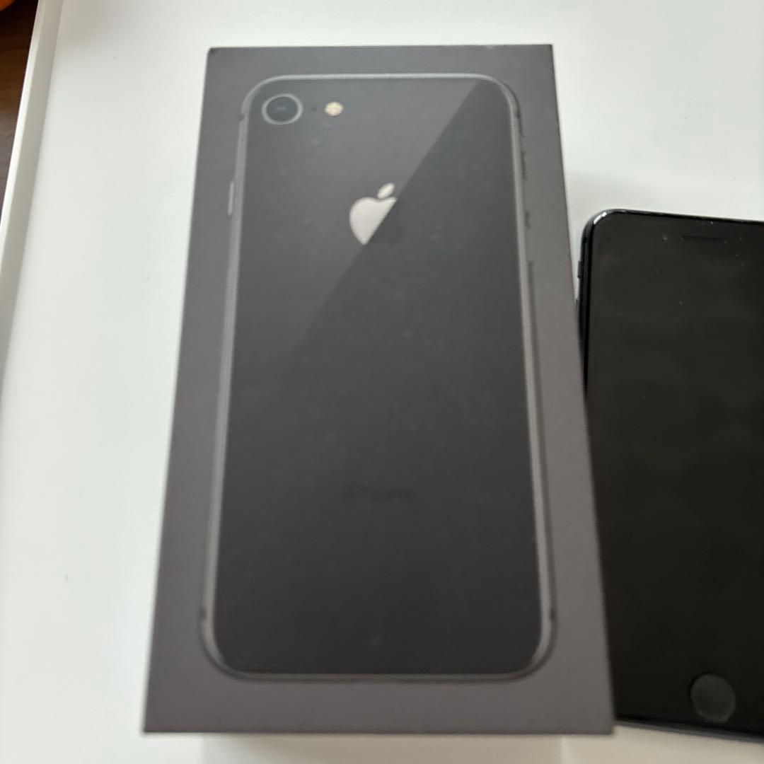Apple iPhone 8 スペースグレイ64GB