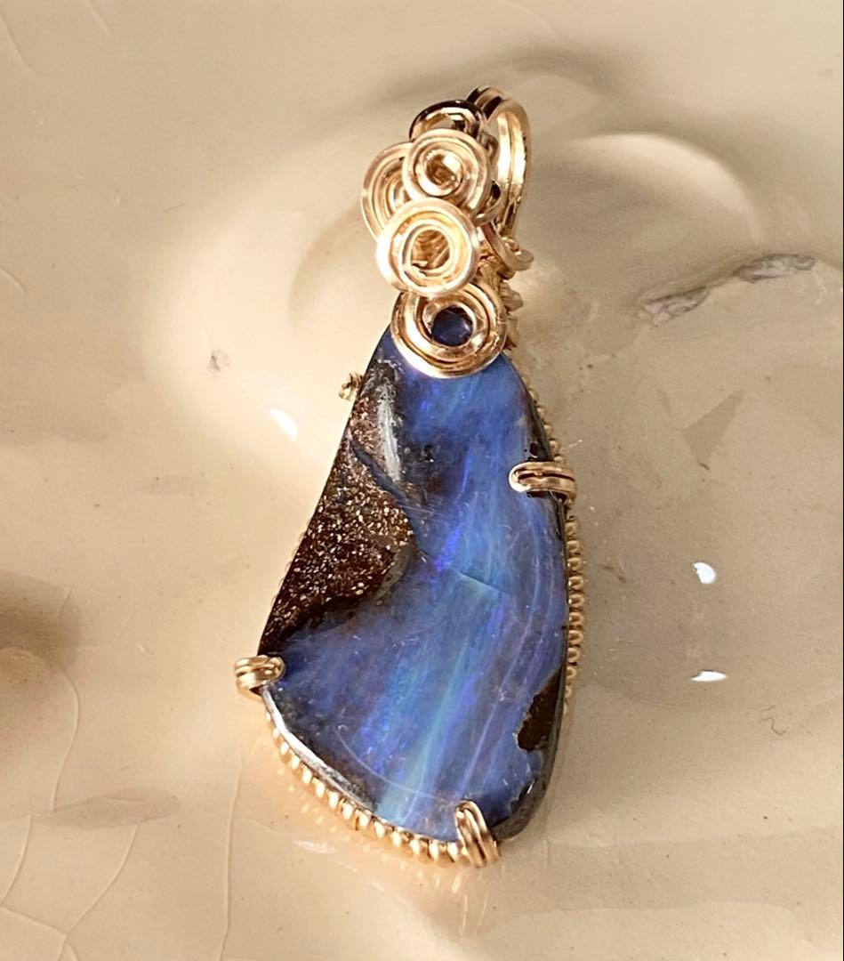 ハンドメイドペンダントトップ⭐︎ボルダーオパール