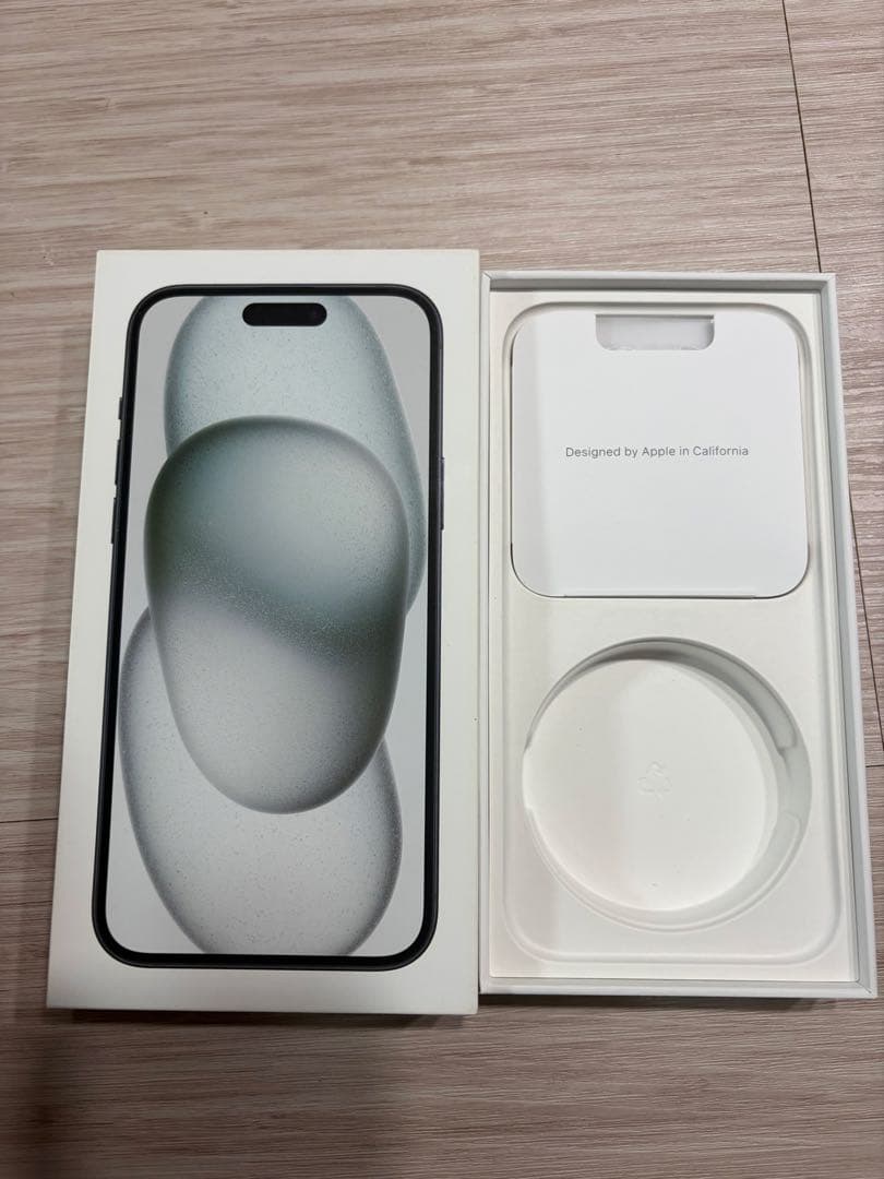 iPhone 15 Plus 256GB ブラック　美品