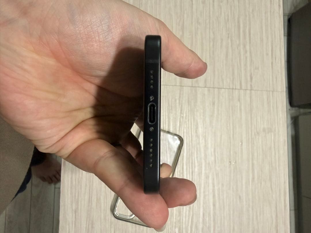iPhone 15 Plus 256GB ブラック　美品