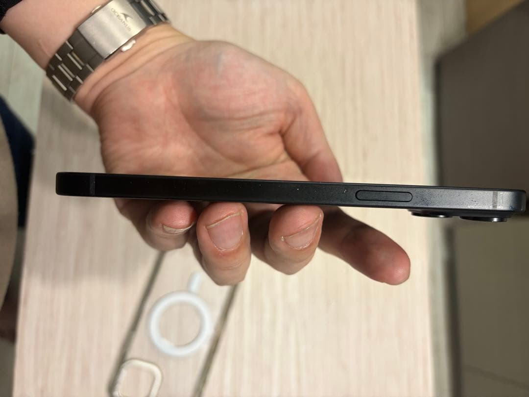 iPhone 15 Plus 256GB ブラック　美品